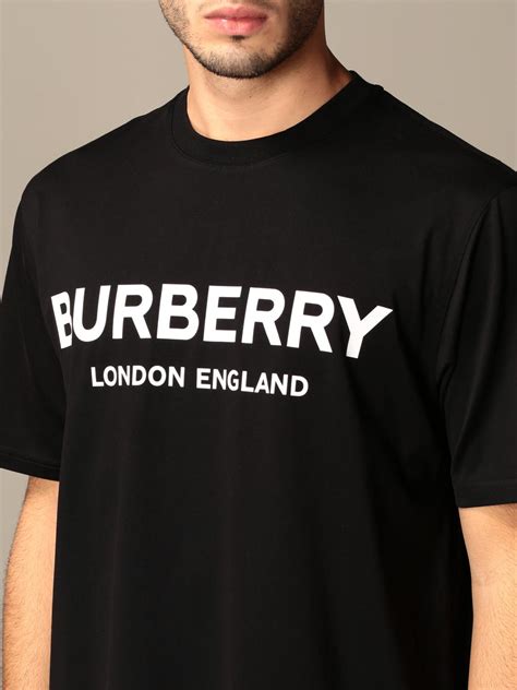 burberry hombre t shirt|burberry t shirt men price.